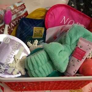 Spa Serenity Silent Night-22 Piece Christmas Holiday Self-Care Gift Basket